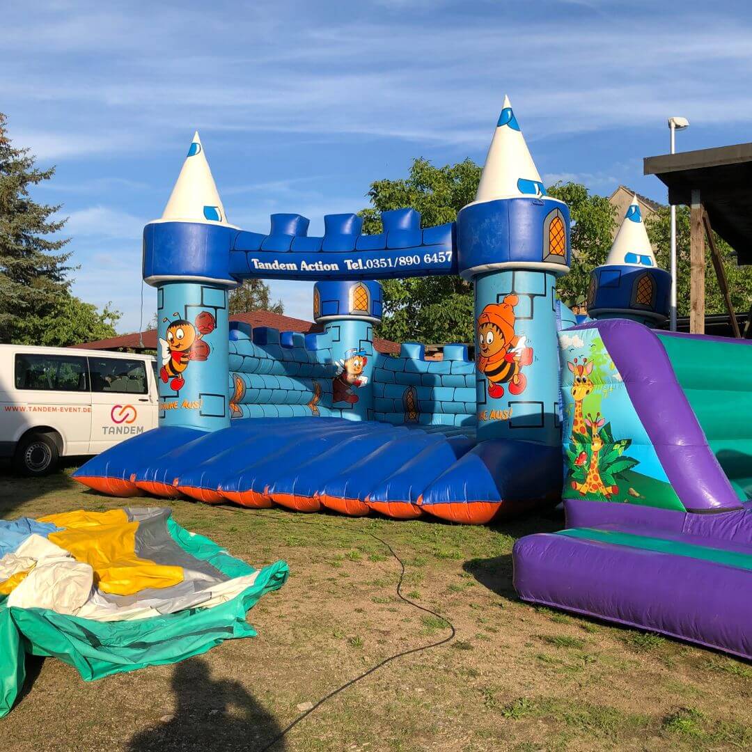 Hüpfburg "Schloss" - für die ganz große Party