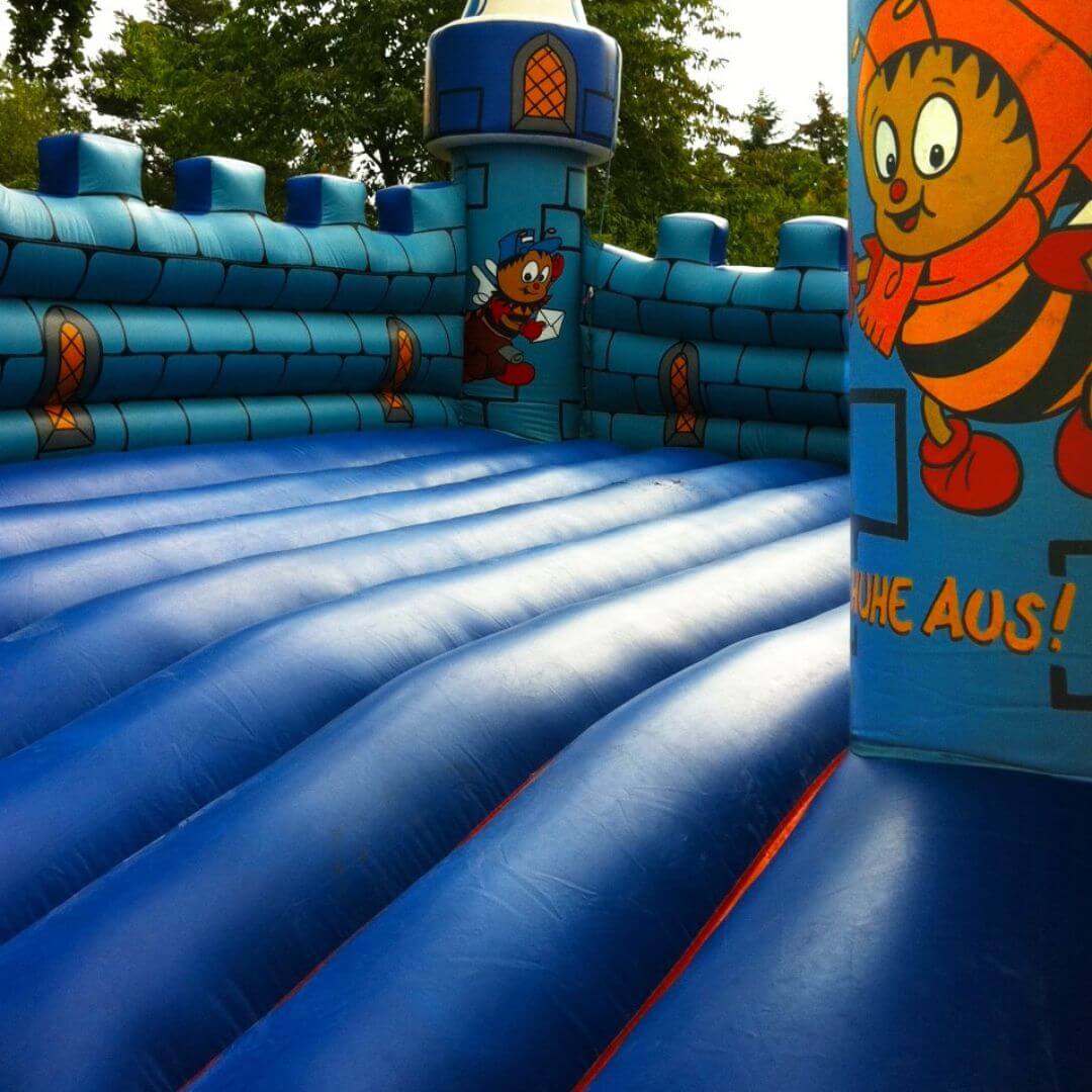 Hüpfburg "Schloss" - für die ganz große Party